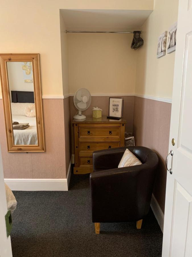 Twin Palms Guesthouse Great Yarmouth Extérieur photo