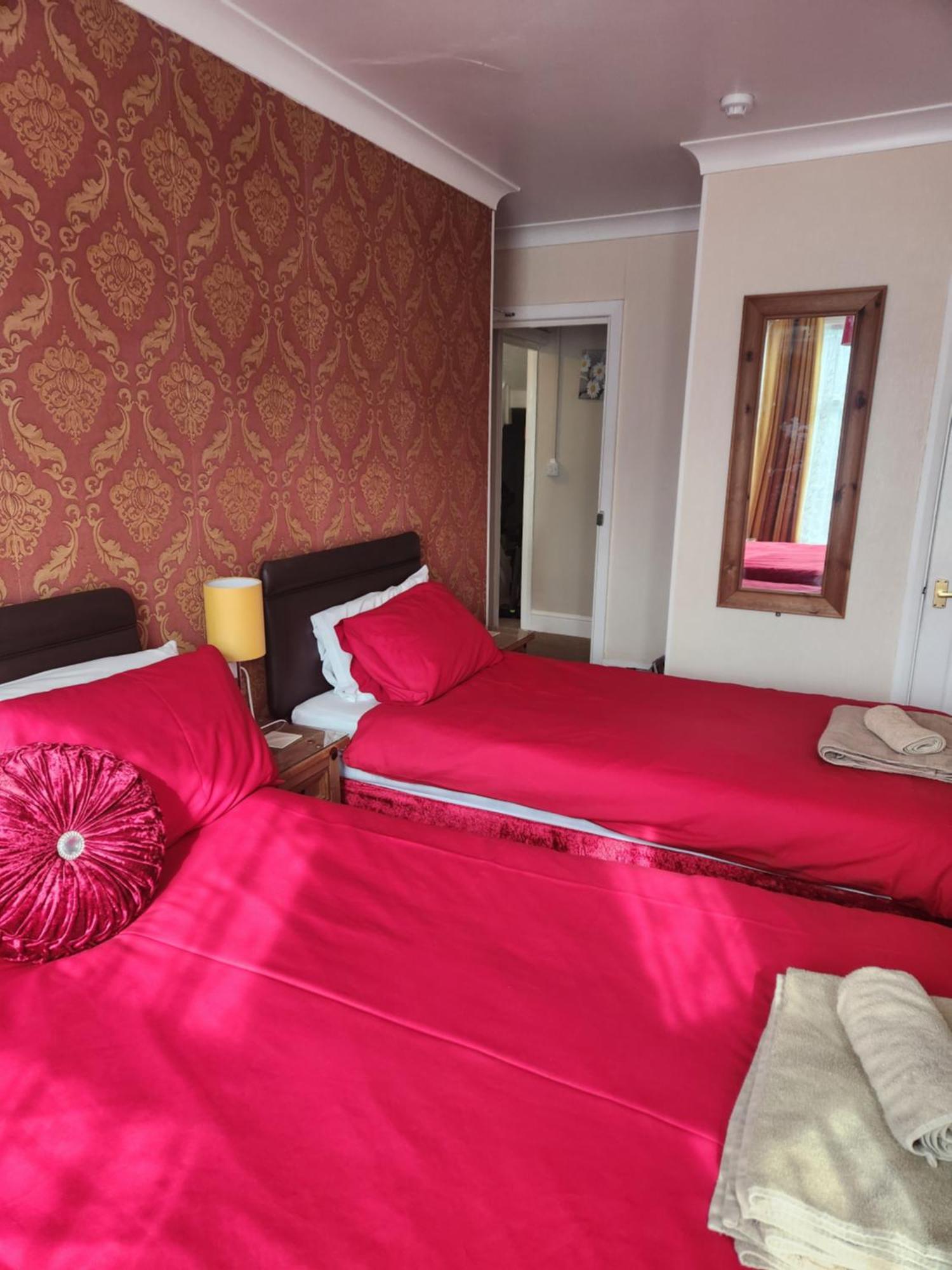 Twin Palms Guesthouse Great Yarmouth Extérieur photo