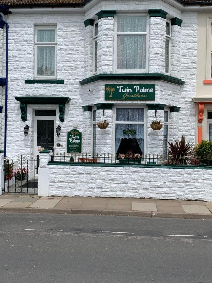 Twin Palms Guesthouse Great Yarmouth Extérieur photo