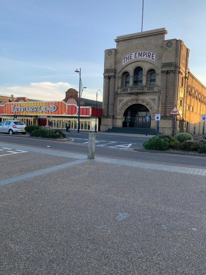 Twin Palms Guesthouse Great Yarmouth Extérieur photo