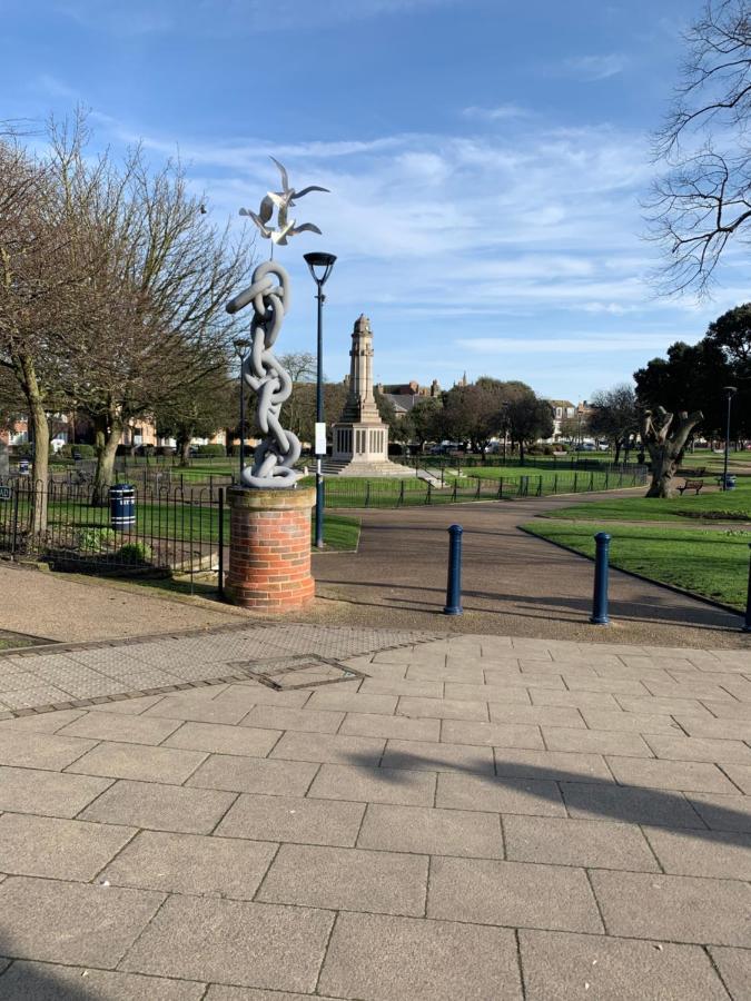 Twin Palms Guesthouse Great Yarmouth Extérieur photo